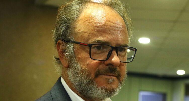 Tras 9 años: Luis Felipe Gazitúa deja la presidencia de CMPC y asume Bernardo Larraín Matte