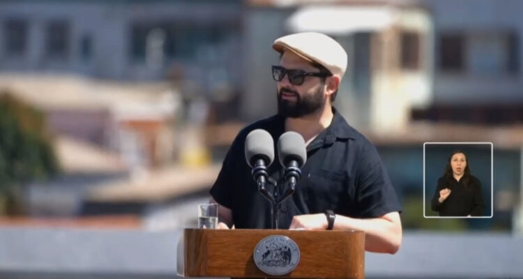 Presidente Boric defiende aumento de presupuesto a Cultura y arremete contra Republicanos