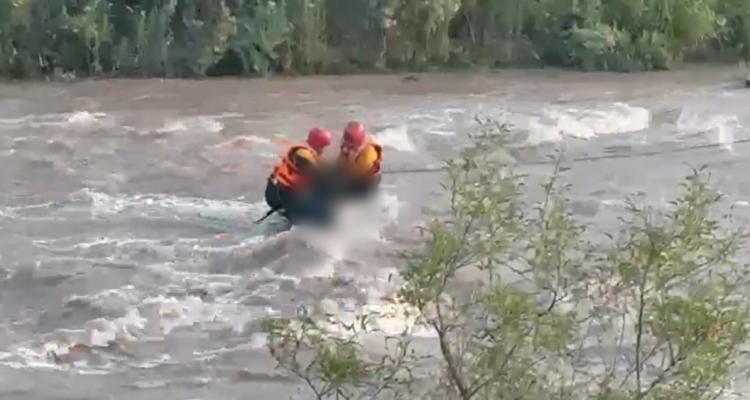 Encuentran cuerpo de un hombre en el cauce del río Mapocho