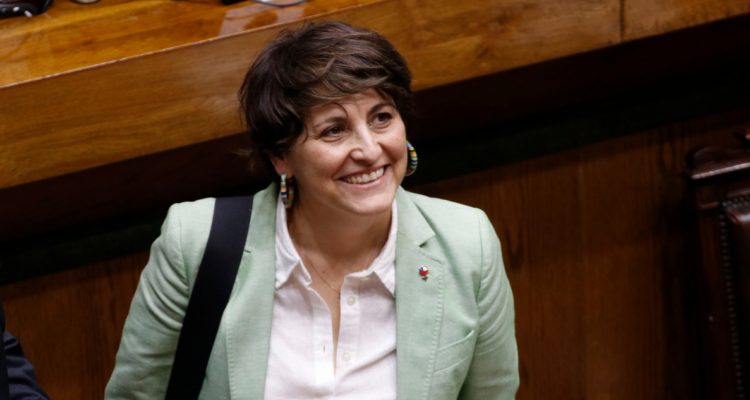 Cámara rechaza solicitud de interpelación a ministra Aguilera: se le consultaría por listas de espera