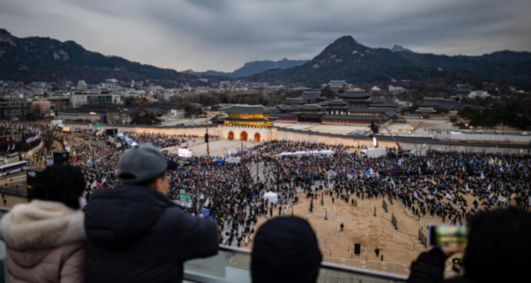 Caos político en Corea del Sur protestas frente al palacio presidencial tras fallido arrestro de Yoon