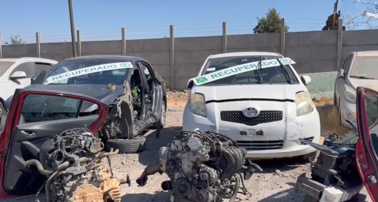 Carabineros detiene a una persona en recuperación de autos y piezas de vehículos robados en La Pintana