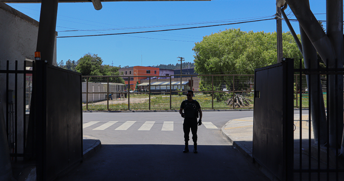 Frontis de cárcel donde reo fue decapitado por querella presentada por su madre