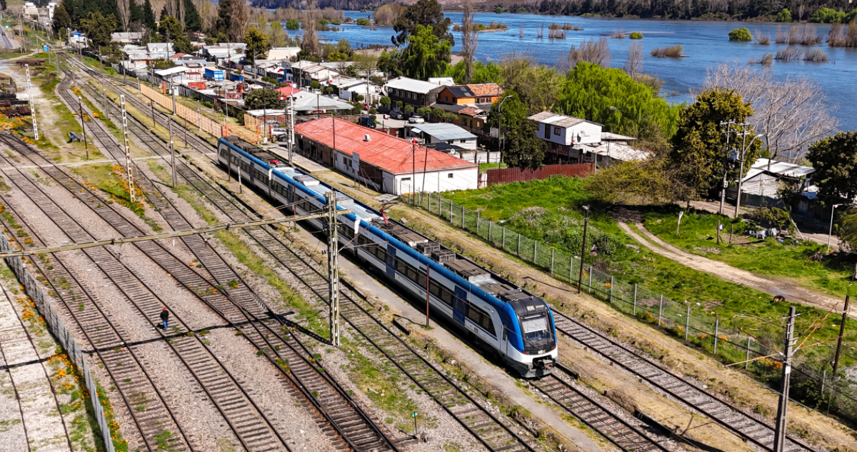 Delincuentes roban alambre conductor de electricidad e impiden salida del tren Corto Laja