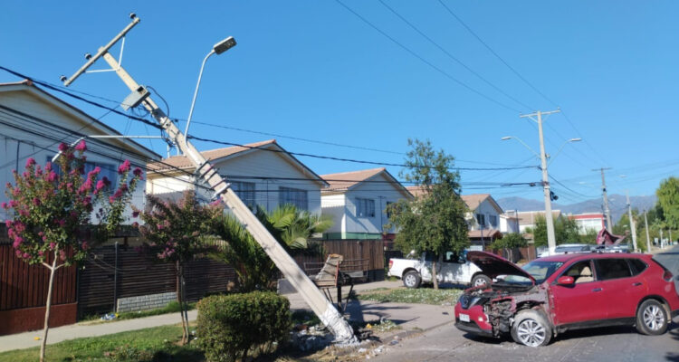 CGE informa más de 3.500 postes chocados y 2,5 millones de clientes sin energía eléctrica durante 2024