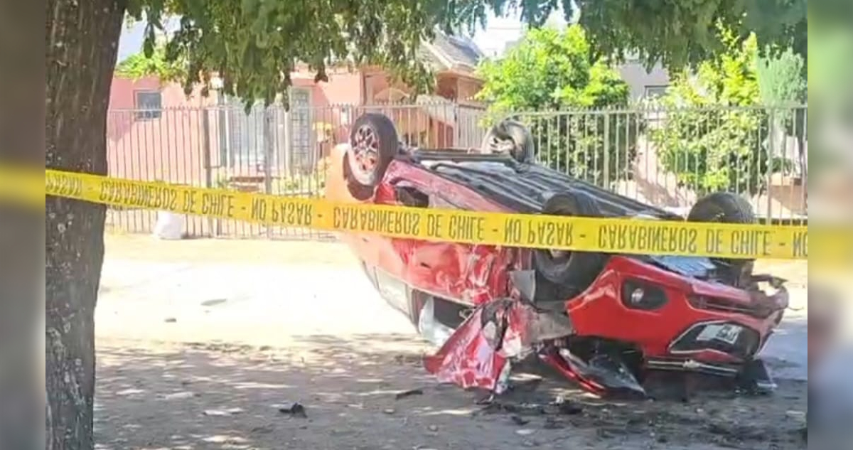 Atropello en Chillán deja un peatón fallecido: conductor volcó y está en riesgo vital