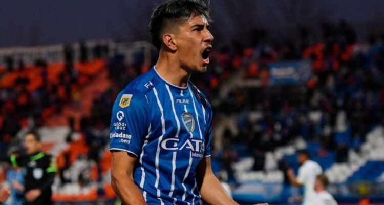 Salomón Rodríguez se convertiría en nuevo delantero de Colo Colo.