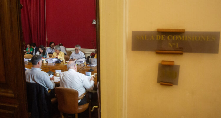 Comisión de Hacienda del Senado aprobó y despachó a Sala reforma de pensiones tras extensa jornada
