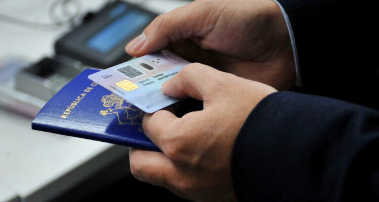 Congresistas republicanos de EE.UU. se suman a amenazas e instan a revocar Visa Waiver a Chile