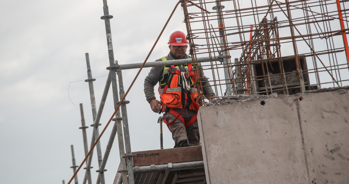 Inversión en construcción volvió a caer en 2024: CChC pide medidas de reactivación para el sector