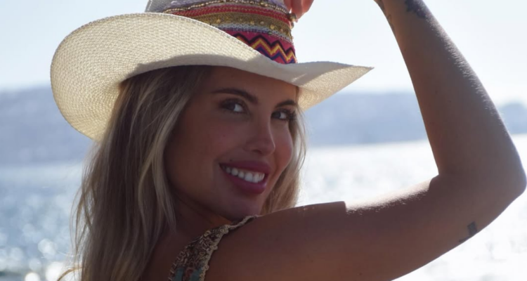 Coté López sufre encerrona junto a una amiga en Colina: fueron intimidadas con armas de fuego