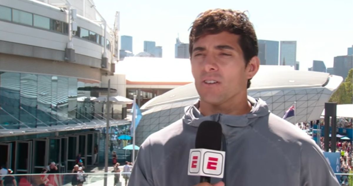 Cristian Garin celebra su triunfazo en debut del cuadro principal del Australian Open