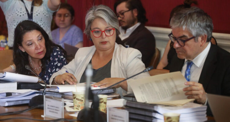 Debate de reforma de pensiones se extiende al fin de semana con rechazo al concepto de “matacaballo”