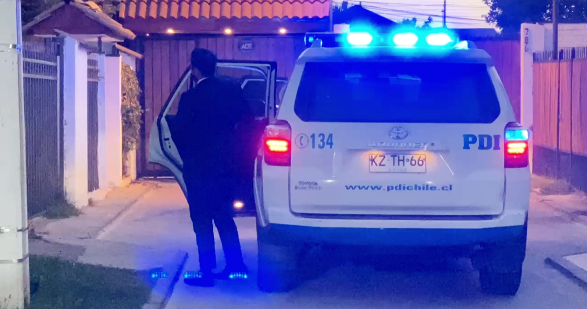 Delincuentes maniatan a familia y roban joyas en casa de Maipú: víctima pidió auxilio desde el techo