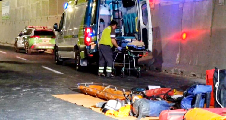 Derrumbe en construcción de Línea 7 del Metro dejó atrapados a dos trabajadores en Las Condes