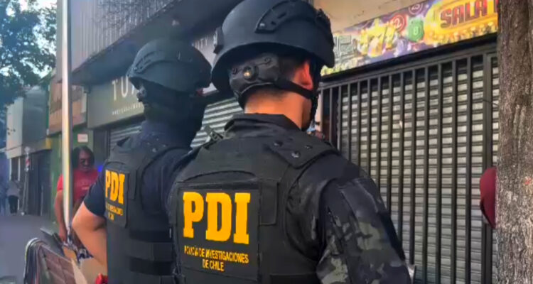 Desarticulan red criminal en La Cisterna: 13 detenidos en megaoperativo contra casino ilegal