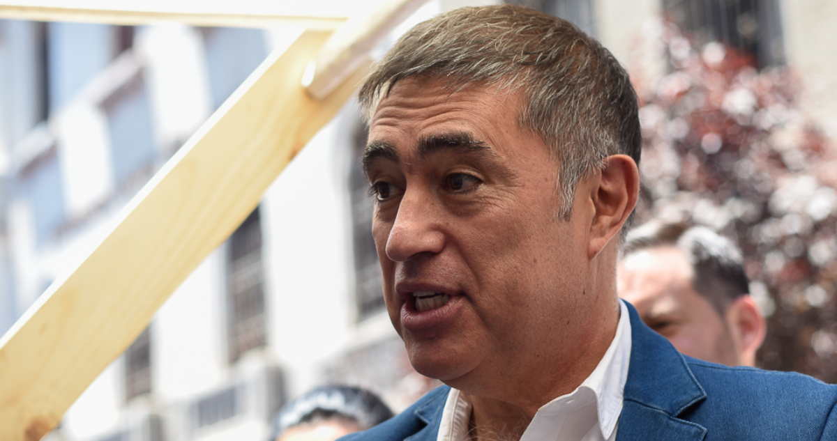 “Nos vinieron a embargar”: Desbordes apunta a gestión de Hassler por déficit en municipio de Santiago