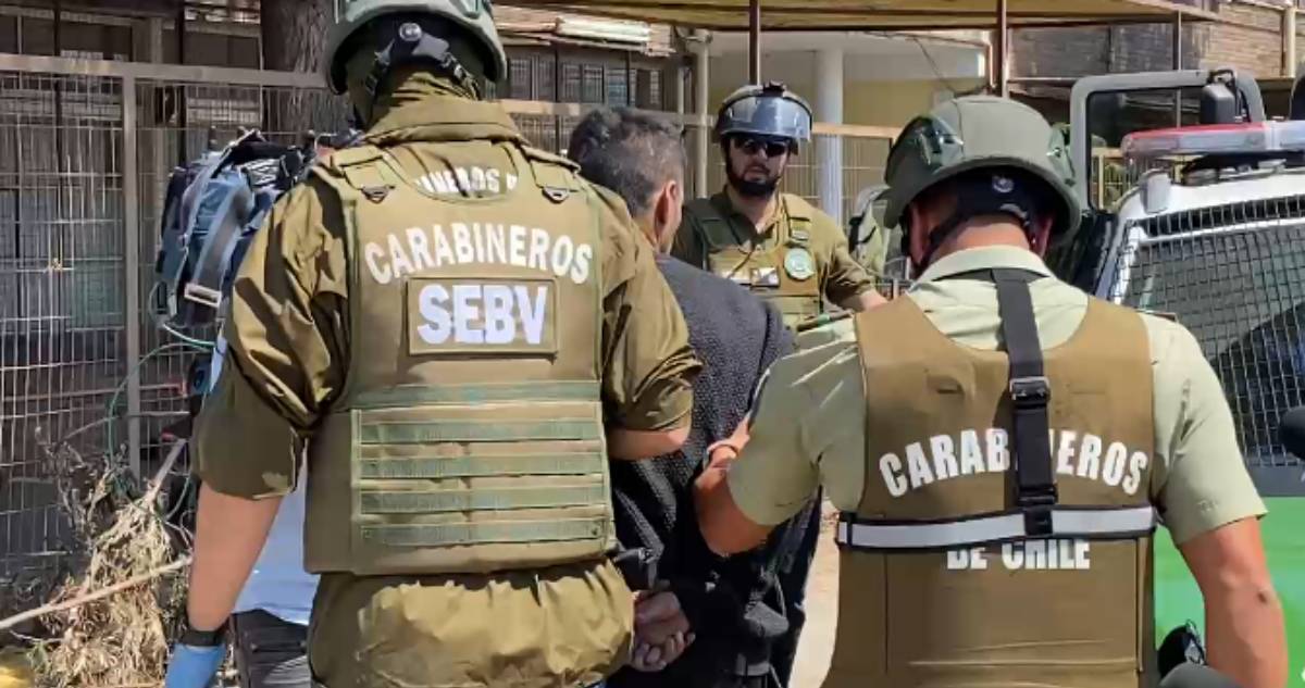 Desarticulan centro de acopio de vehículos robados en La Florida: un detenido con antecedentes