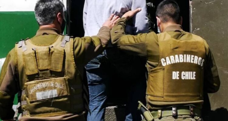 Confesó que iba a matar a sujeto: capturan a integrante de “Los Vejar” que circulaba con armas