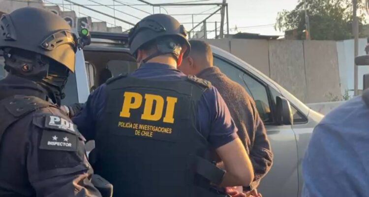 Vecinos acusan que conserje de edificio es uno de “Los Piratas de Aragua” detenidos en megaoperativo