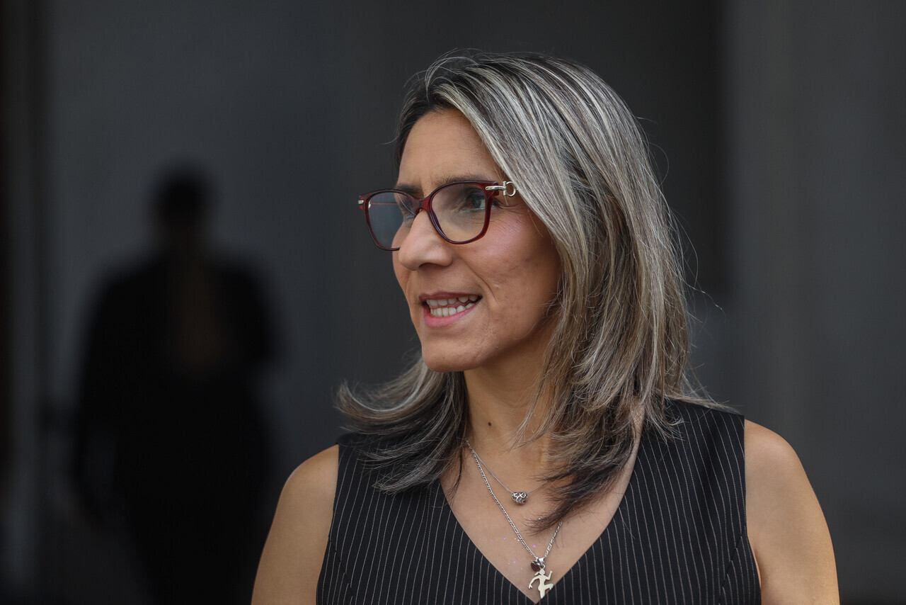La diputada de Demócratas, Erika Olivera, tuvo un accidente de tránsito mientras se dirigía al Congreso, en la Ruta 68, en el sector del peaje Quintay
