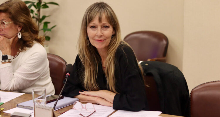 Diputada ana Marpia Gazmuri explica por qué no se hace el test de drogas en la cámara de diputados