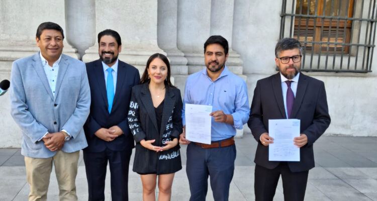 Diputados oficialistas piden a Boric revertir recorte del presupuesto del Ministerio Público