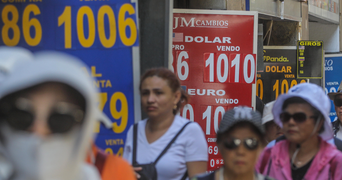 El dólar parte 2025 completamente fortalecido y traspasando los $1.000 durante la sesión
