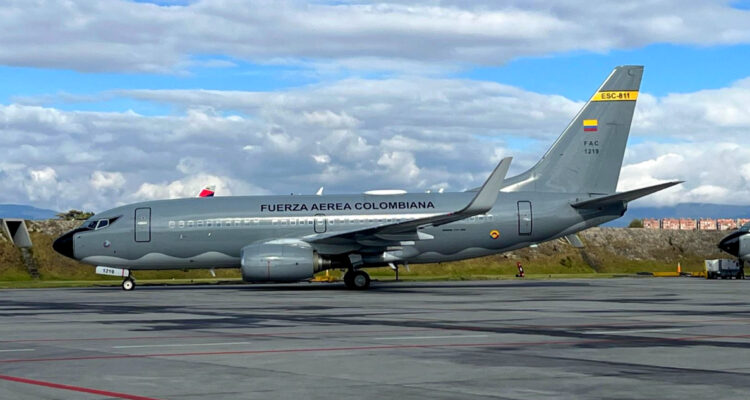 Dos aviones colombianos parten a Estados Unidos para repatriar 110 ciudadanos deportados