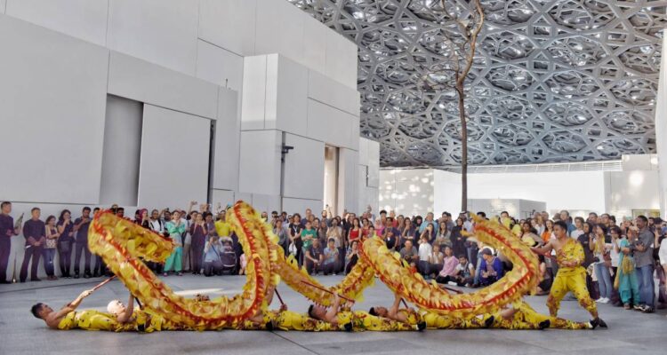 Dragón de Ópera China llega al Metro de Santiago: conoce cuándo y dónde ver la intervención