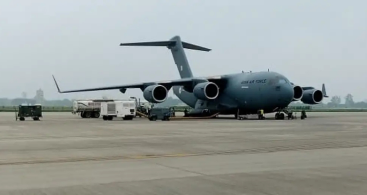 México negó el ingreso a avión militar de EE.UU con migrantes deportados