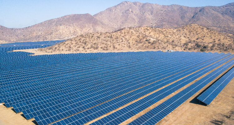 Firma francesa ingresa a evaluación proyecto eólico, solar y de baterías por US$407 millones en Chile
