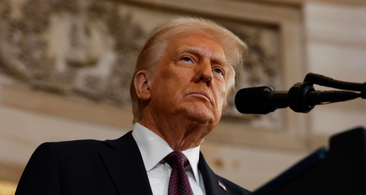 Donald Trump asume como presidente y asegura que desde este momento el declive de EE.UU ha terminado