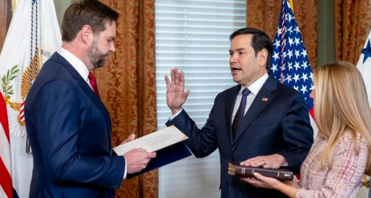 Marco Rubio jura como secretario de Estado y promete trabajar por un mundo más seguro con Trump