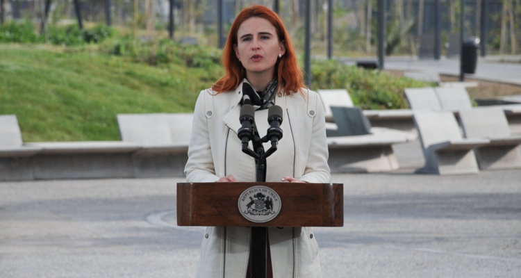 Contraloría detecta irregularidades en uso de recursos municipales en campaña de Emilia Ríos en Ñuñoa