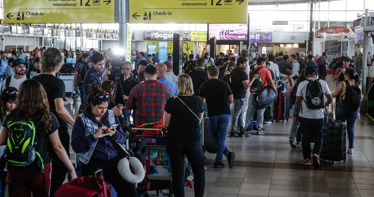 Cómo viajar o entrar a Estados Unidos sin visa por 90 días desde Chile para chilenos, sirve la visa Waiver o el permiso ESTA que se hace online.