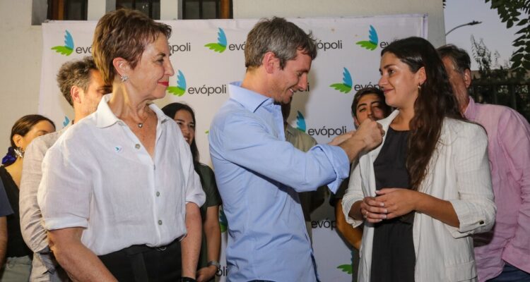 Gloria Hutt, Juan Manuel Santa Cruz, Macarena Cornejo