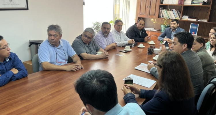 Excontratistas de Huachipato juntos en una reunión