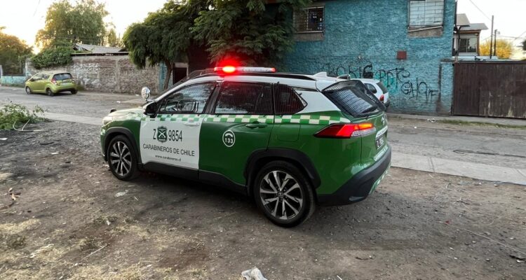 Un detenido por femicidio frustrado en Estación Central: mujer fue apuñalada en el tórax