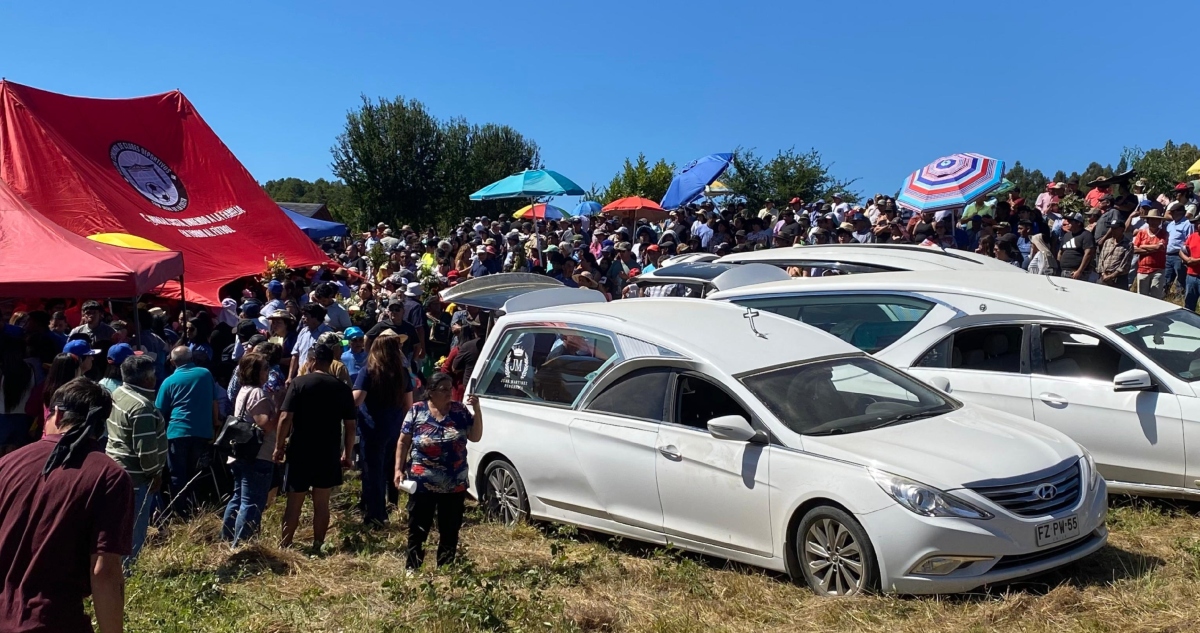 Funerales de víctimas de naufragio en Bahía Mansa