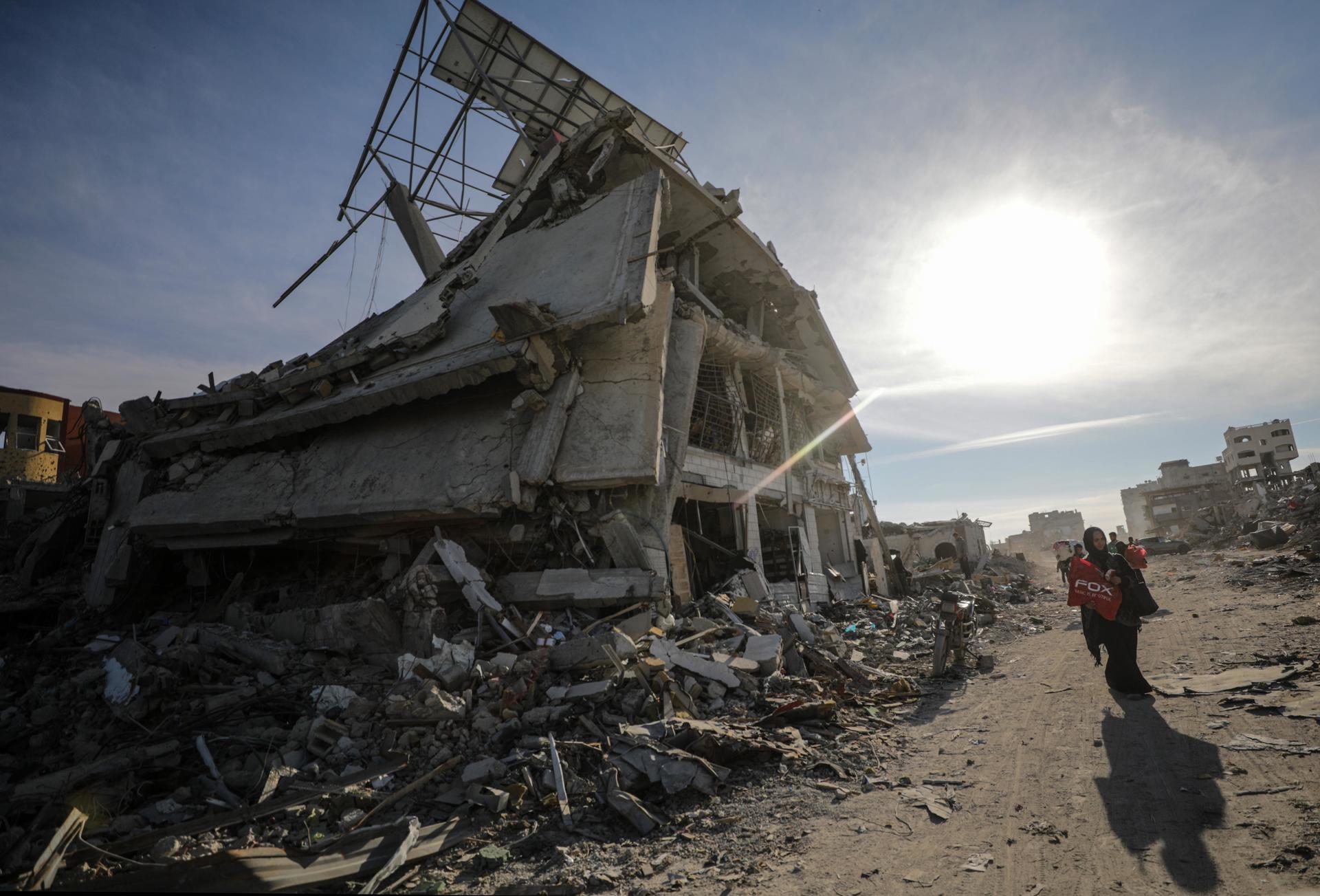 Escombros en medio de un alto al fuego entre Israel y Hamás, en Rafah