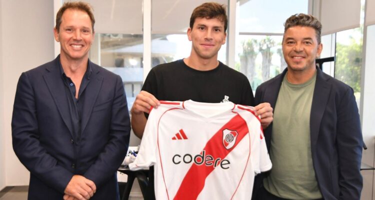 Con chileno Gonzalo Tapia incluido: River Plate oficializa refuerzos para exigente temporada