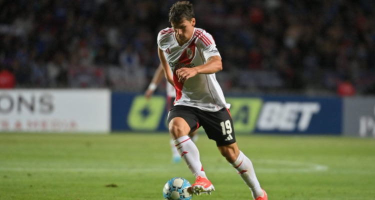 Gonzalo Tapia conquista a hinchas de River Plate tras debutar ante La U: 