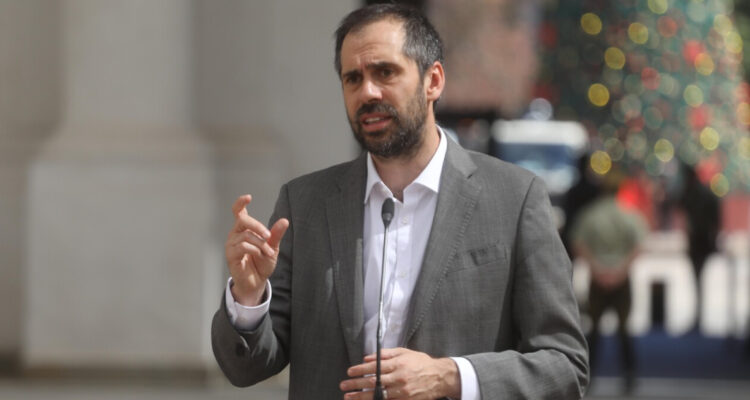 Por críticas del presidente del Senado: Grau dice que es muy “pronto” para hablar de legado económico