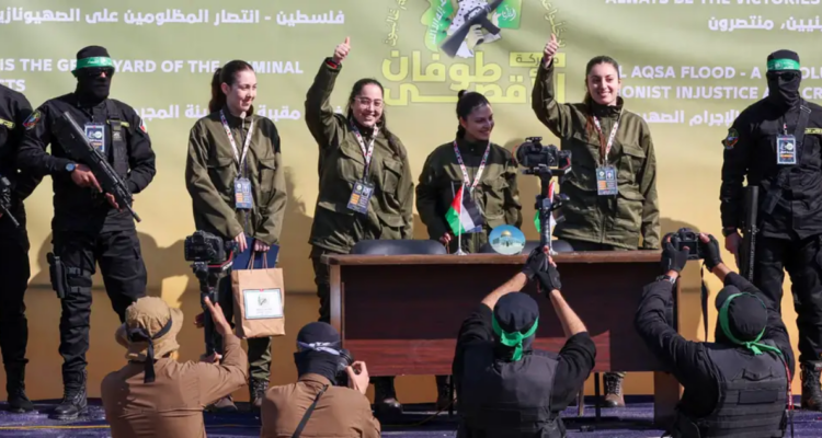 Hamás entrega a cuatro rehenes israelíes secuestradas a la Cruz Roja