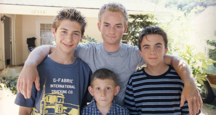 Hijos del medio serían “mejores personas” que sus hermanos, indica estudio