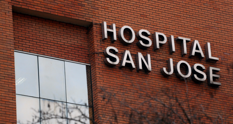 Hospital San José: trabajadores logran acuerdo sobre restricción a horas extras tras paro de 3 días