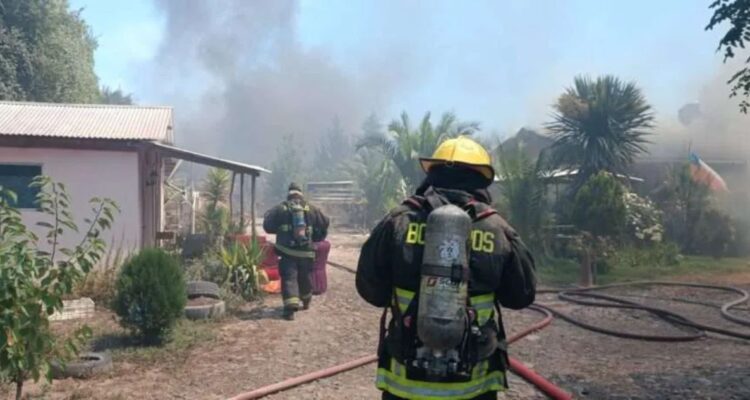 Senapred ordena evacuar Villa San Ramón de Rancagua por incendio forestal