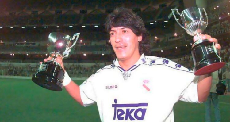 Iván Zamorano contó cómo nació el apodo ’Bam Bam’ y elige al mejor ’9’ en la historia del fútbol