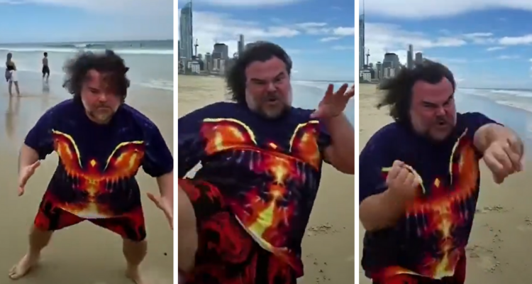 Jack Black aleja a paparazzi con pasos de pelea de Kun Fu Panda en playa de Australia